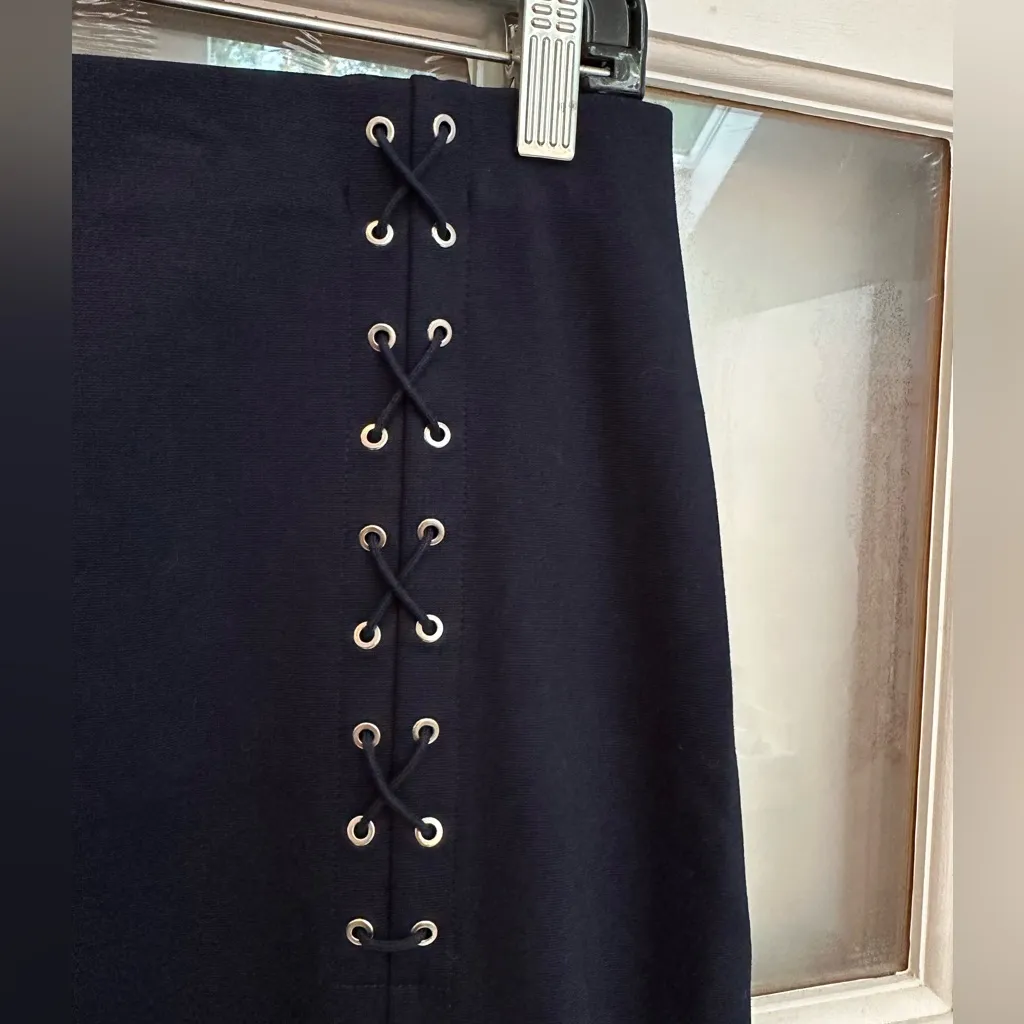 Lauren Ralph Lauren Stretchy Pencil Skirt Size Small Evening Navy Ponte Lace Up - Image 4