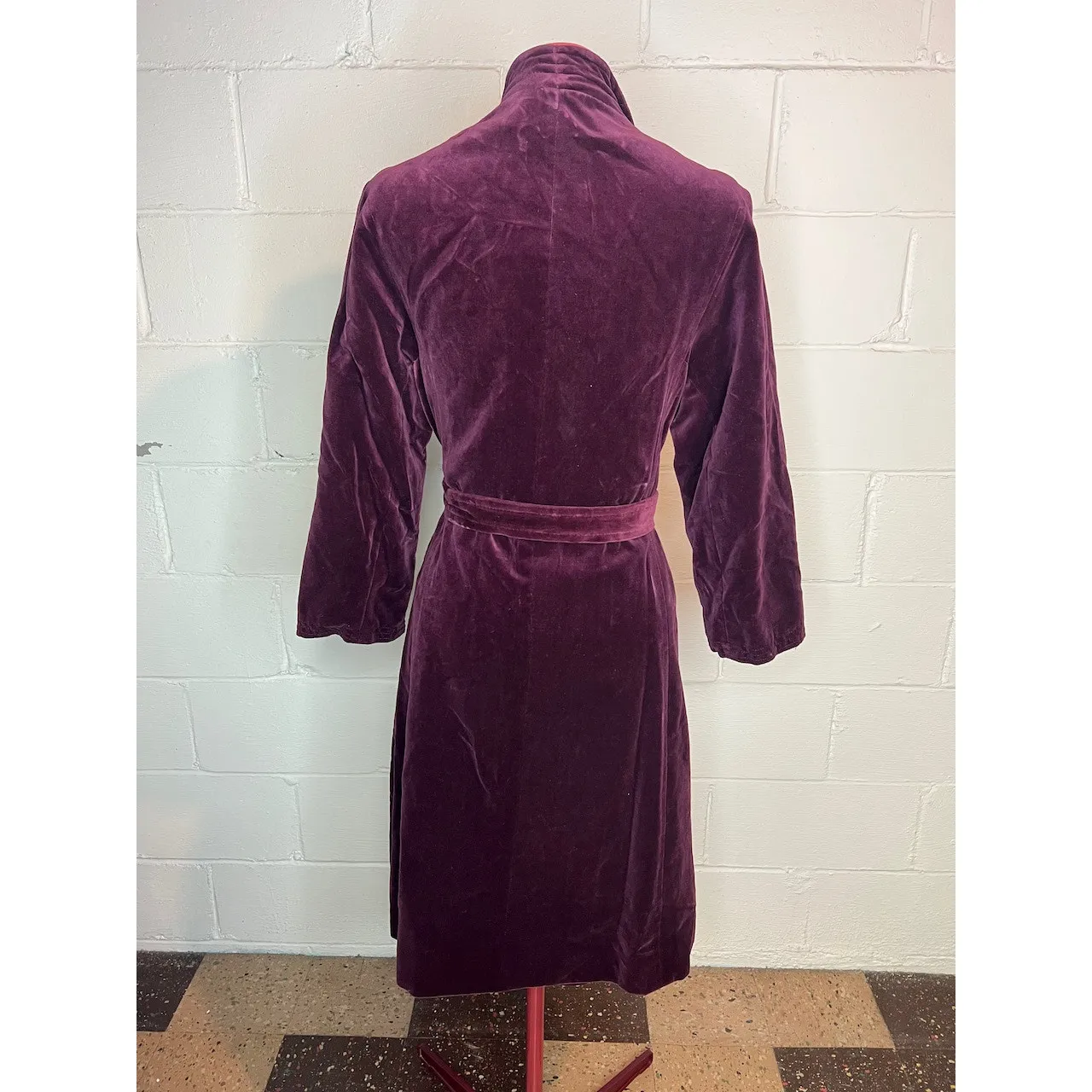 Velvet coat robe open front sash belt maroon wine 1970s Red - Image 6