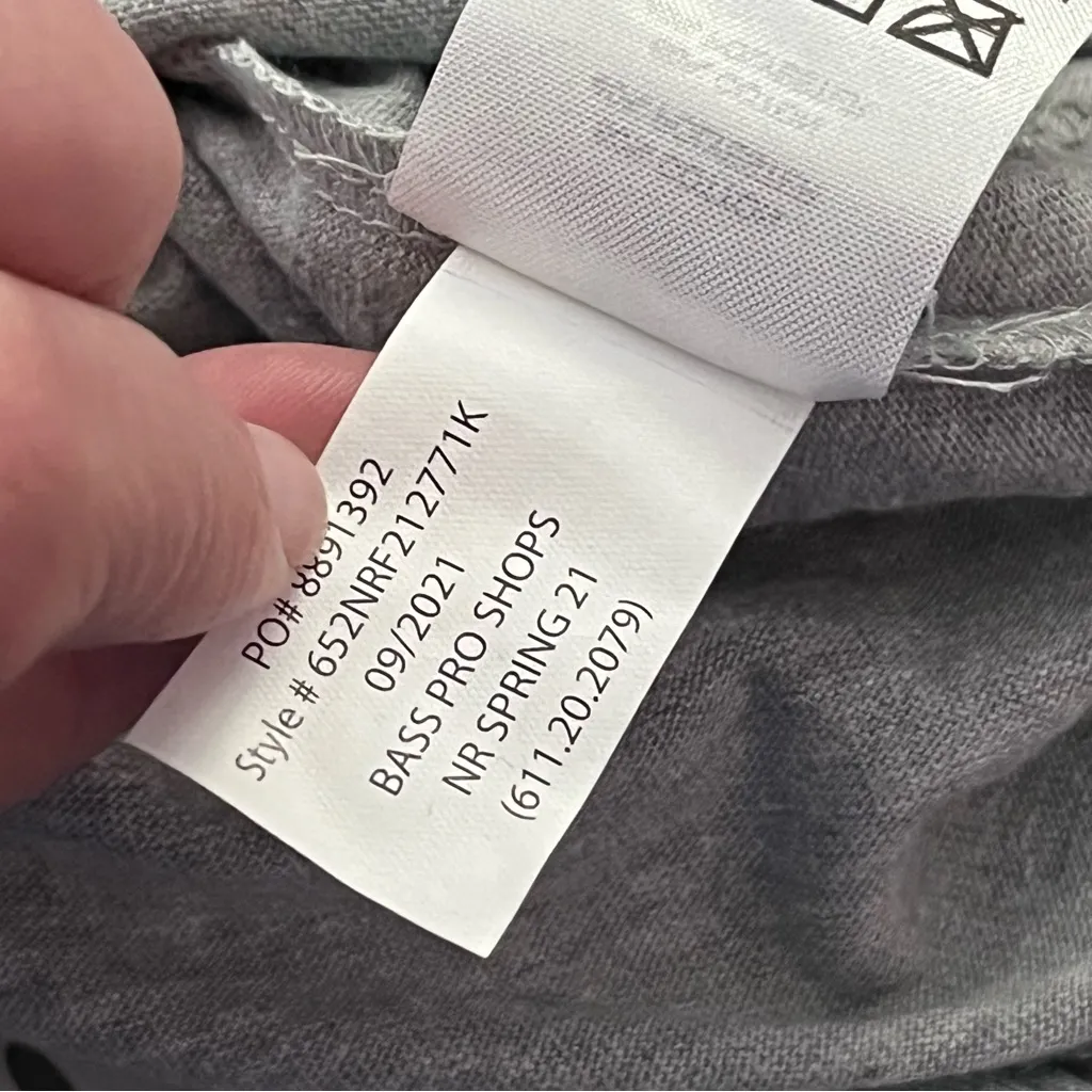 Natural Reflections Christmas Long Sleeve Tee Deck the Halls Graphic Gray S - Image 4