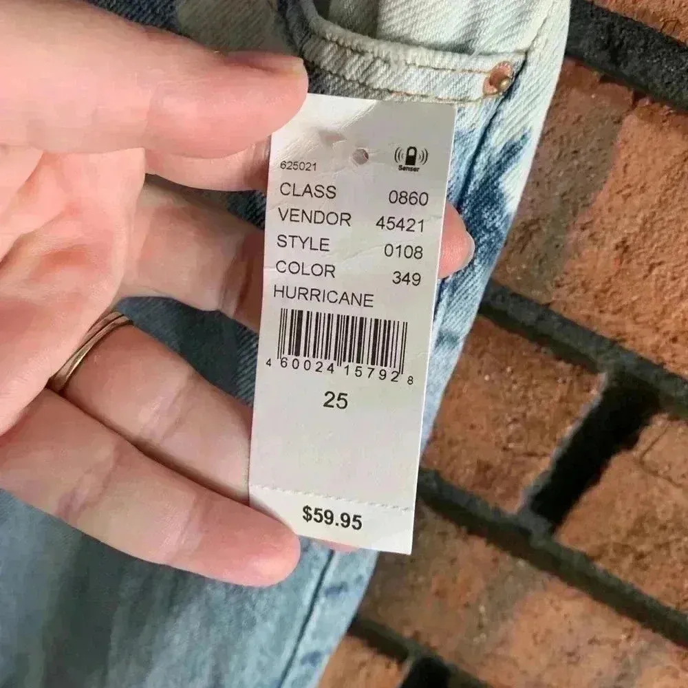 PacSun Women’s 90’s Boyfriend Jeans - Image 3