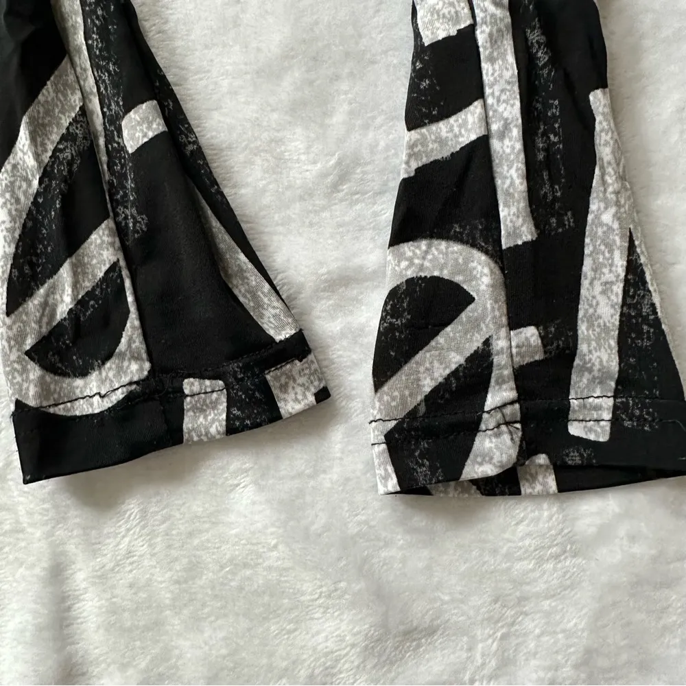 Charlotte Russe Peace Heart Key Love Leggings in Black/White/Gray - Size XS - Image 13