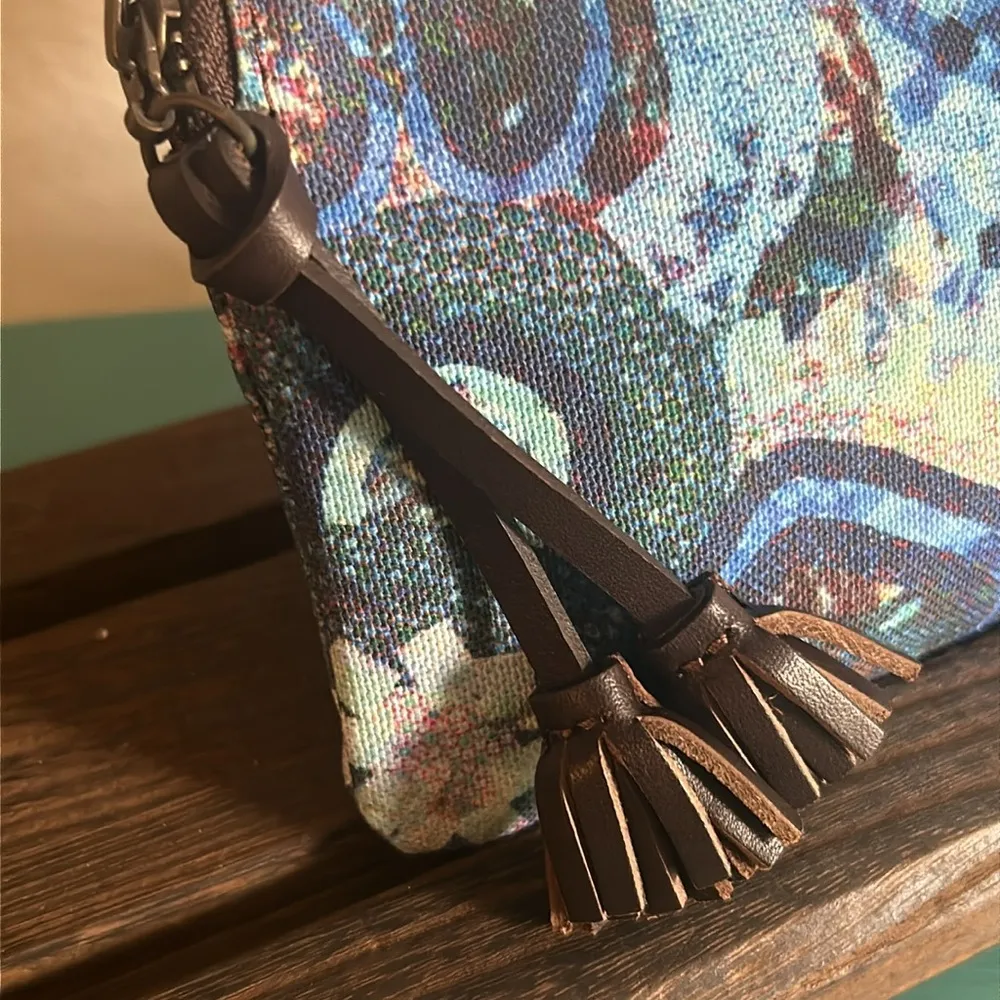 New Rare VIDA Artist Series Clutch Wristlet Travel Accessory Bag Green - Image 5