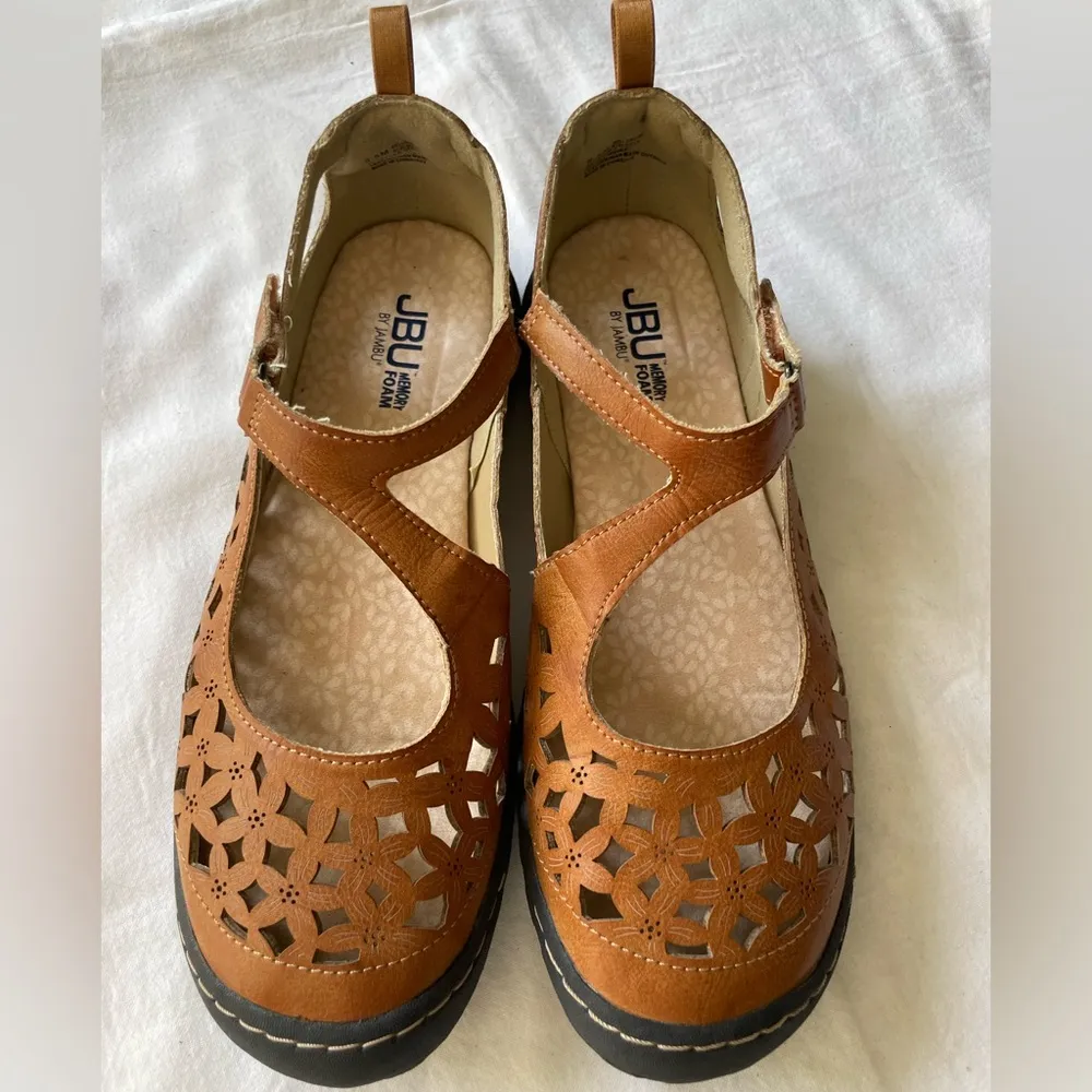 Like New JBU Brown Cutout Mary Jane Boho Festival Beachy Flats - Image 4