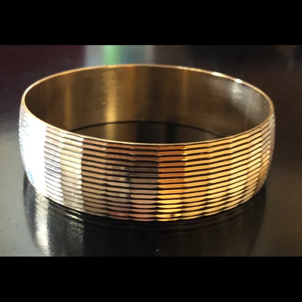 3 Vintage Bangle Bracelets - Image 4