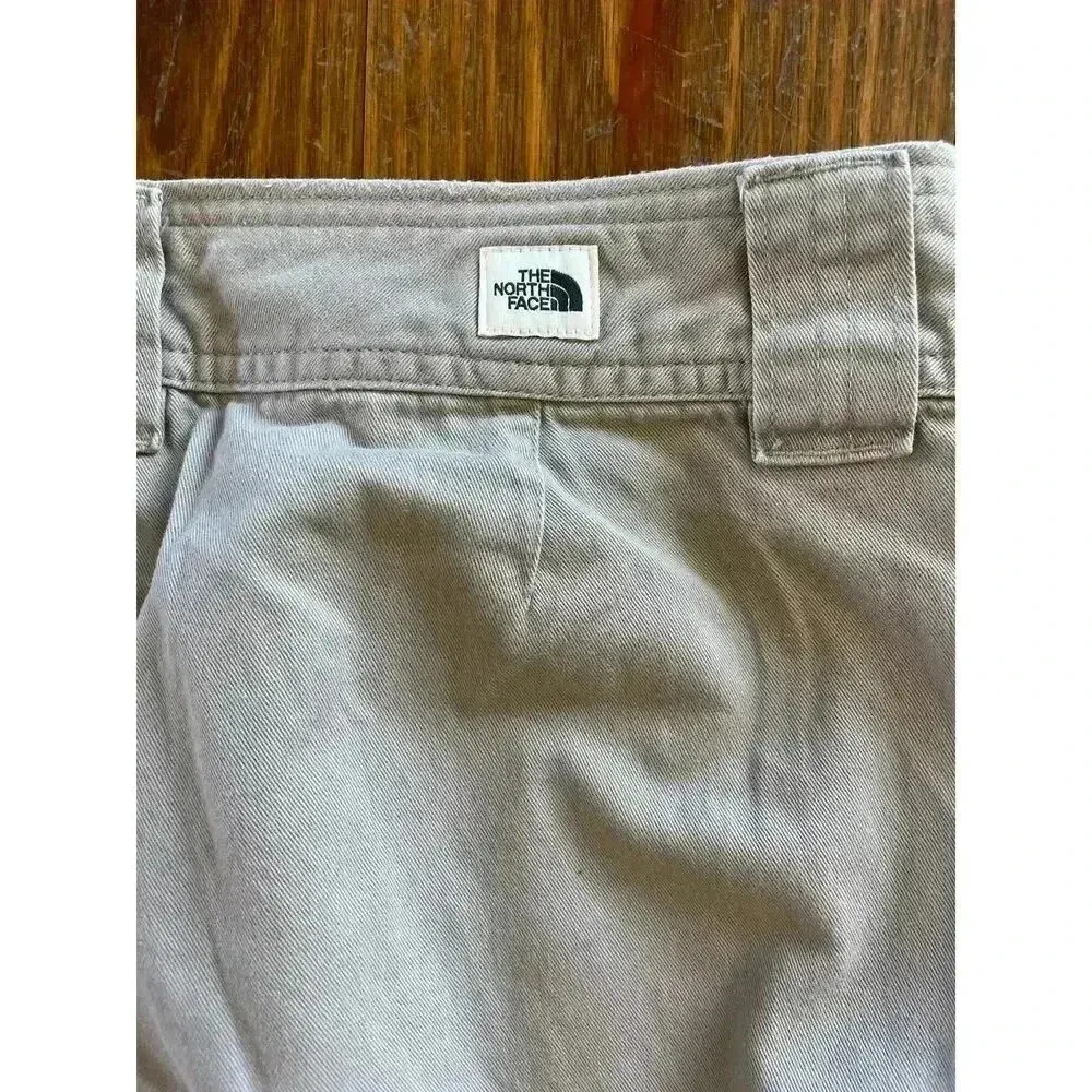 Northface Women's Cropped Tie-Back Front Pocket Khaki Pants, sz 8 - Image 7