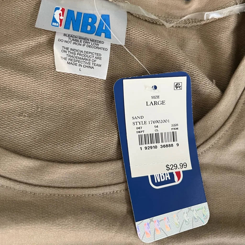 NWT! NBA Washington Wizards Women’s Long Sleeve Crew Neck T-Shirt 20.5” P2P - Image 4