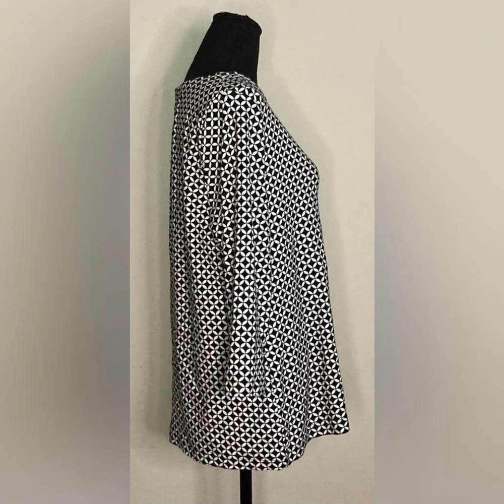 Croft & Barrow- Long sleeve black and white triangle design - Size XL - Image 3