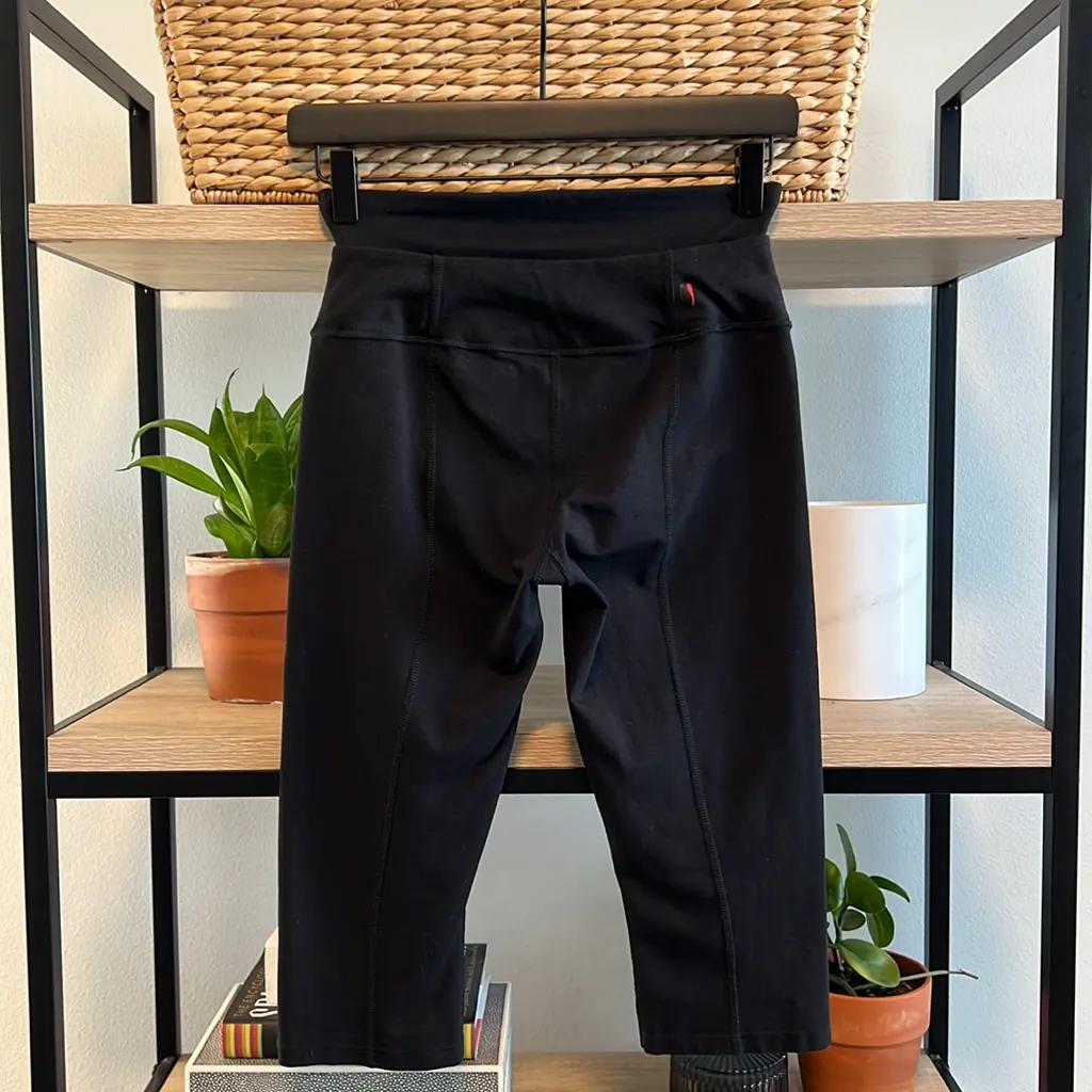 SPANX Mid-Rise Double Waistband Capri Compression Pant, M - Image 4