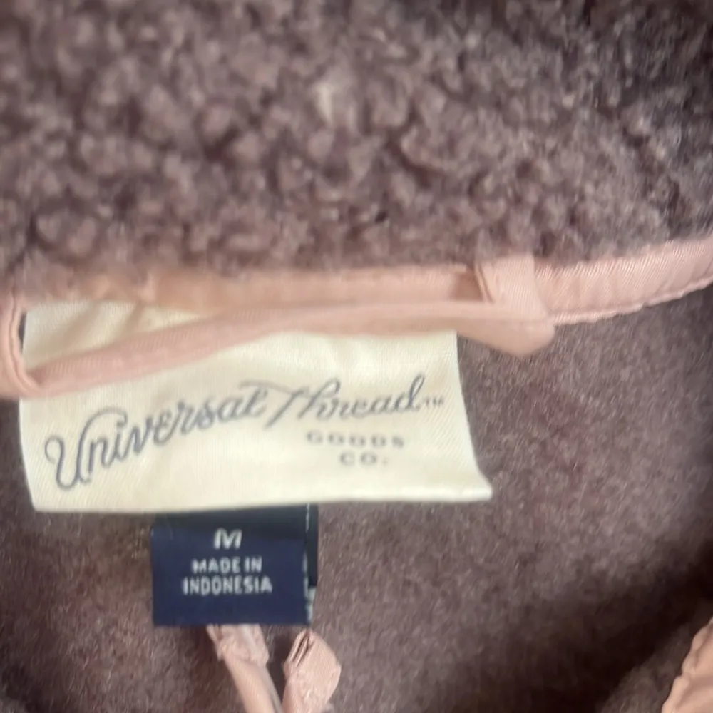 UNIVERSAL thread pull over sweatshirt jacket shirt Sherpa size medium NWT - Image 5