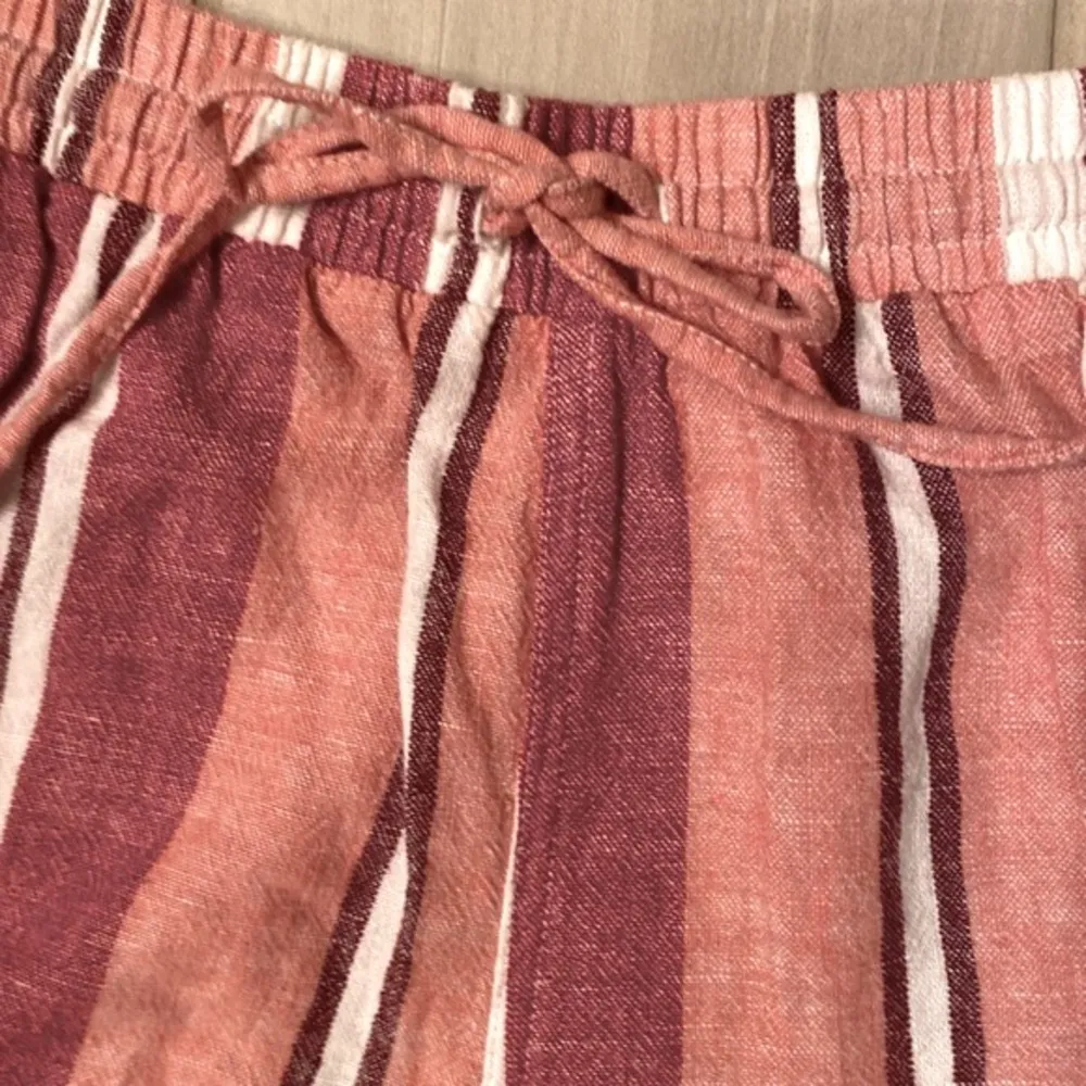 Universal Thread|Red/peach/white stripe shorts. Elastic waist with drawstring - Image 2