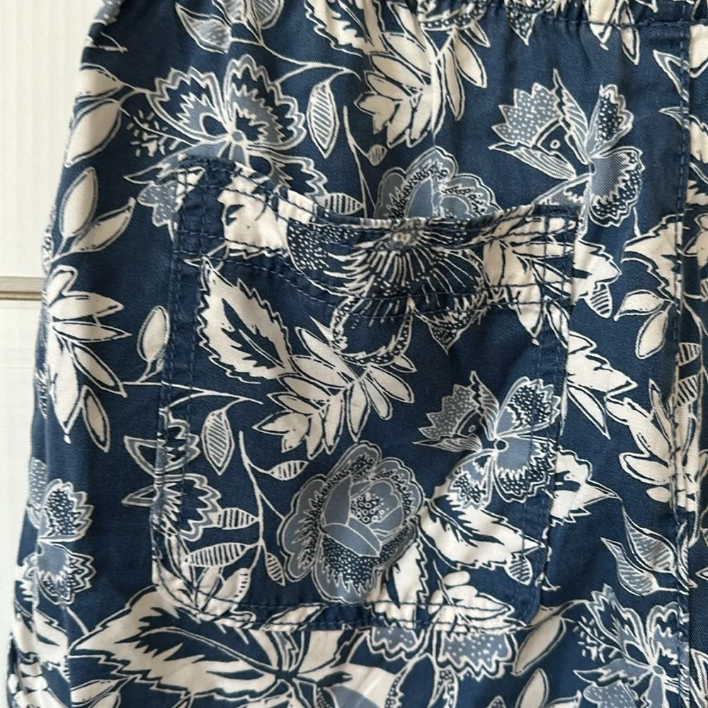American Eagle AE Vacay Short Floral NEW Medium - Image 11