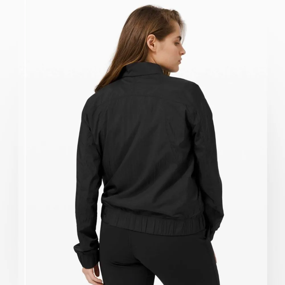 Lululemon Bombs Away Jacket Black Medium Olive Dark Olive Size 8 Reversible - Image 4