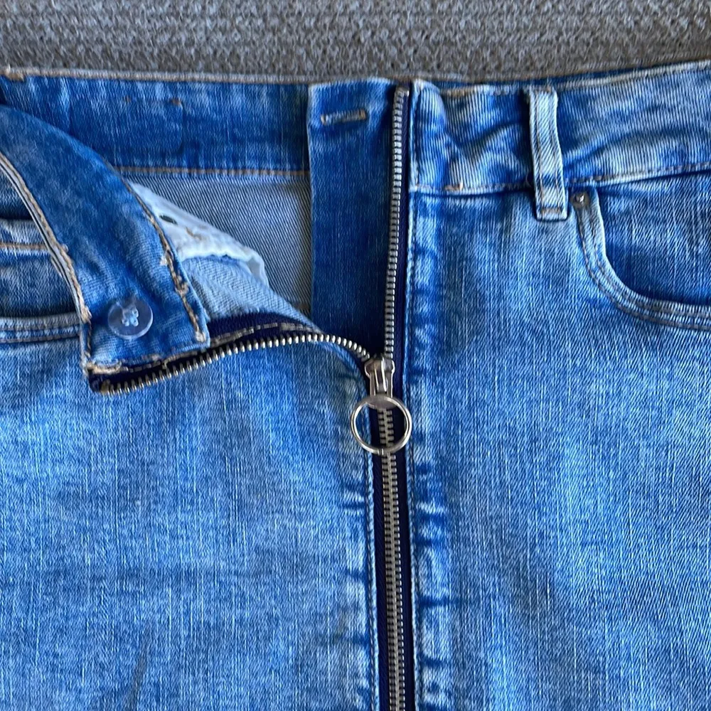 Garage Medium Blue Stretch Denim Full Zipper a circle Pull Mini Skirt Size S - Image 4