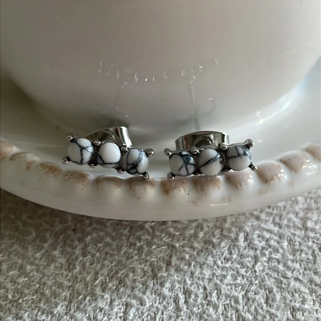 Triple circle marble stud Silver - Image 2