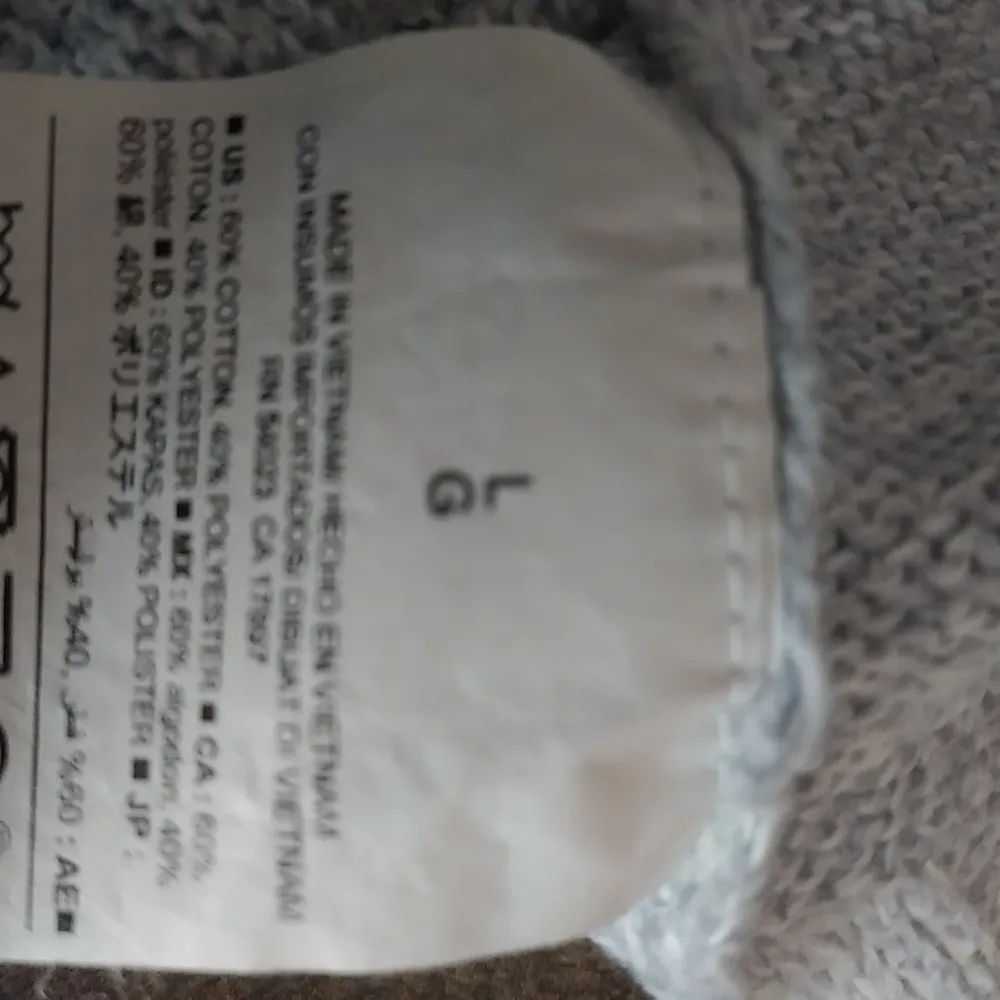 Old Navy  L Gray Oversized Pullover Sweater - Image 8