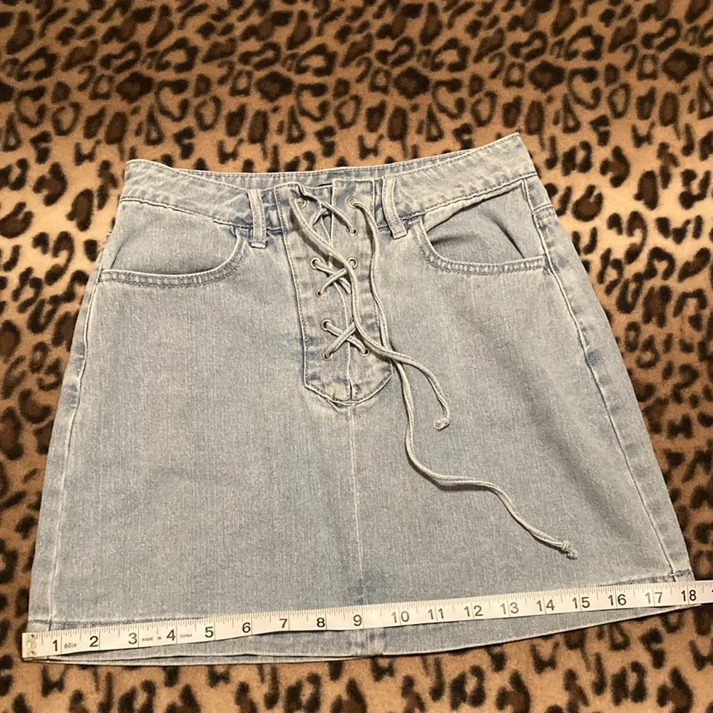 Kendall & Kylie Denim Mini Skirt Women’s Size 25 (0) Lace Up Jean Skirt - Image 9