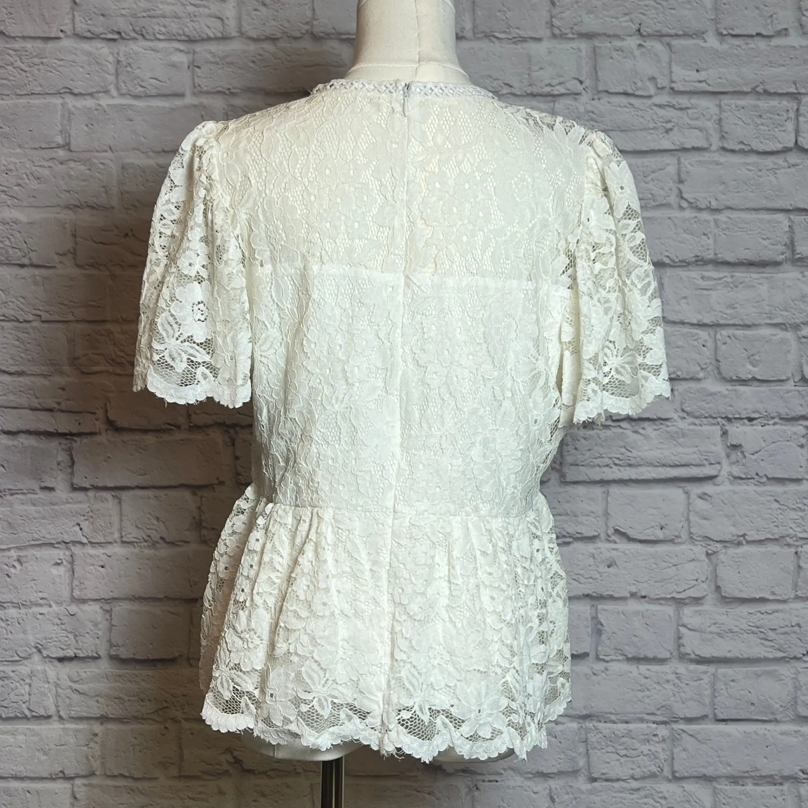 ee:some  White Lace Peplum Blouse Women's M - Image 3