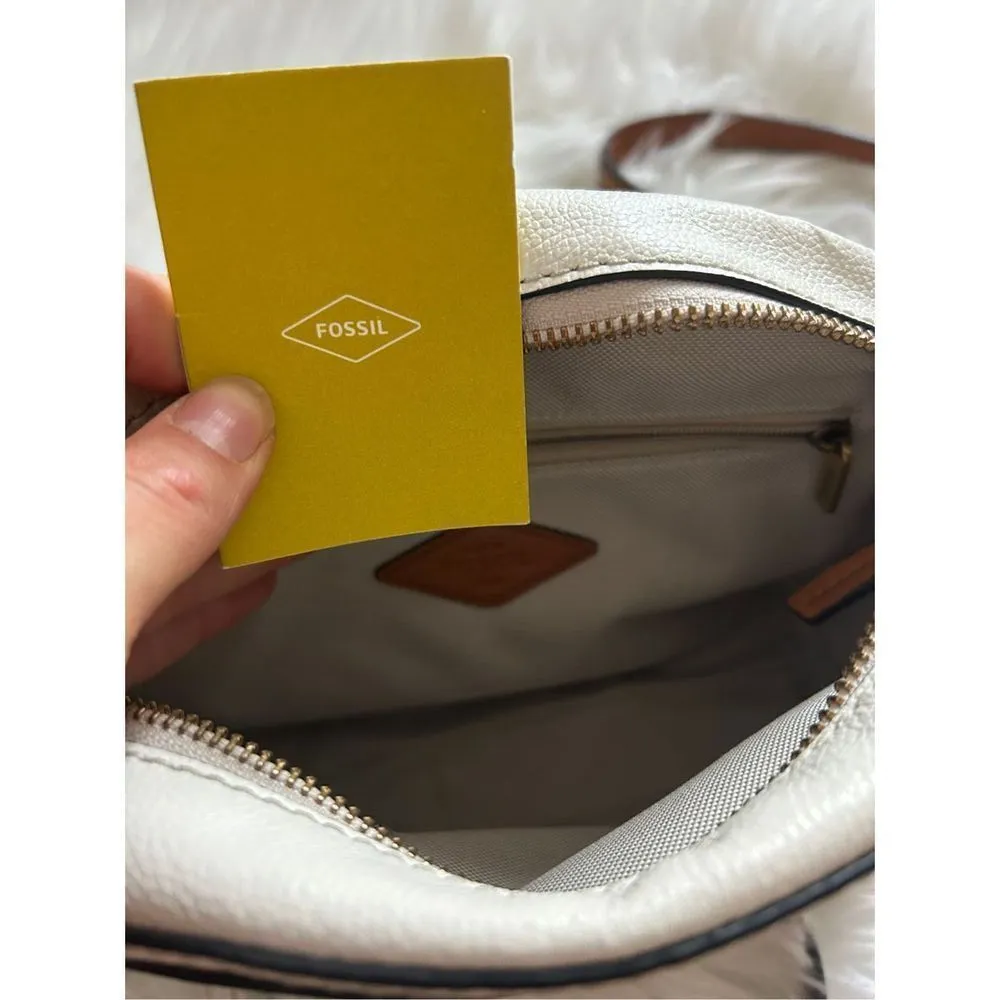 Fossil white and gray crossbody purse - Image 3