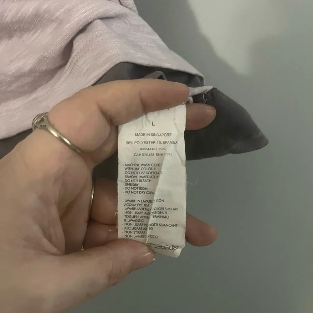 Saucony Workout Tank Top with built in bra size Large - Image 4