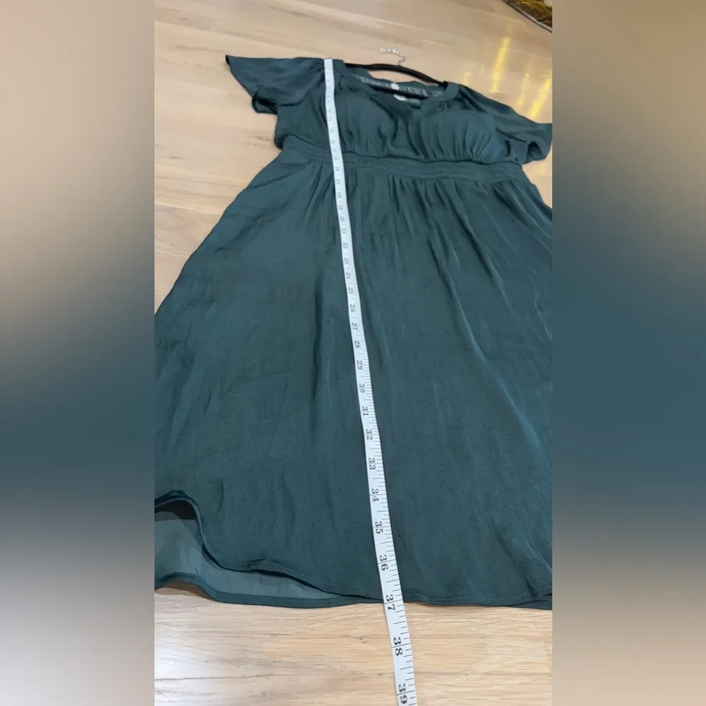 Soma crinkle satin flutter sleeve mini bra dress woodland green size small NWT - Image 8