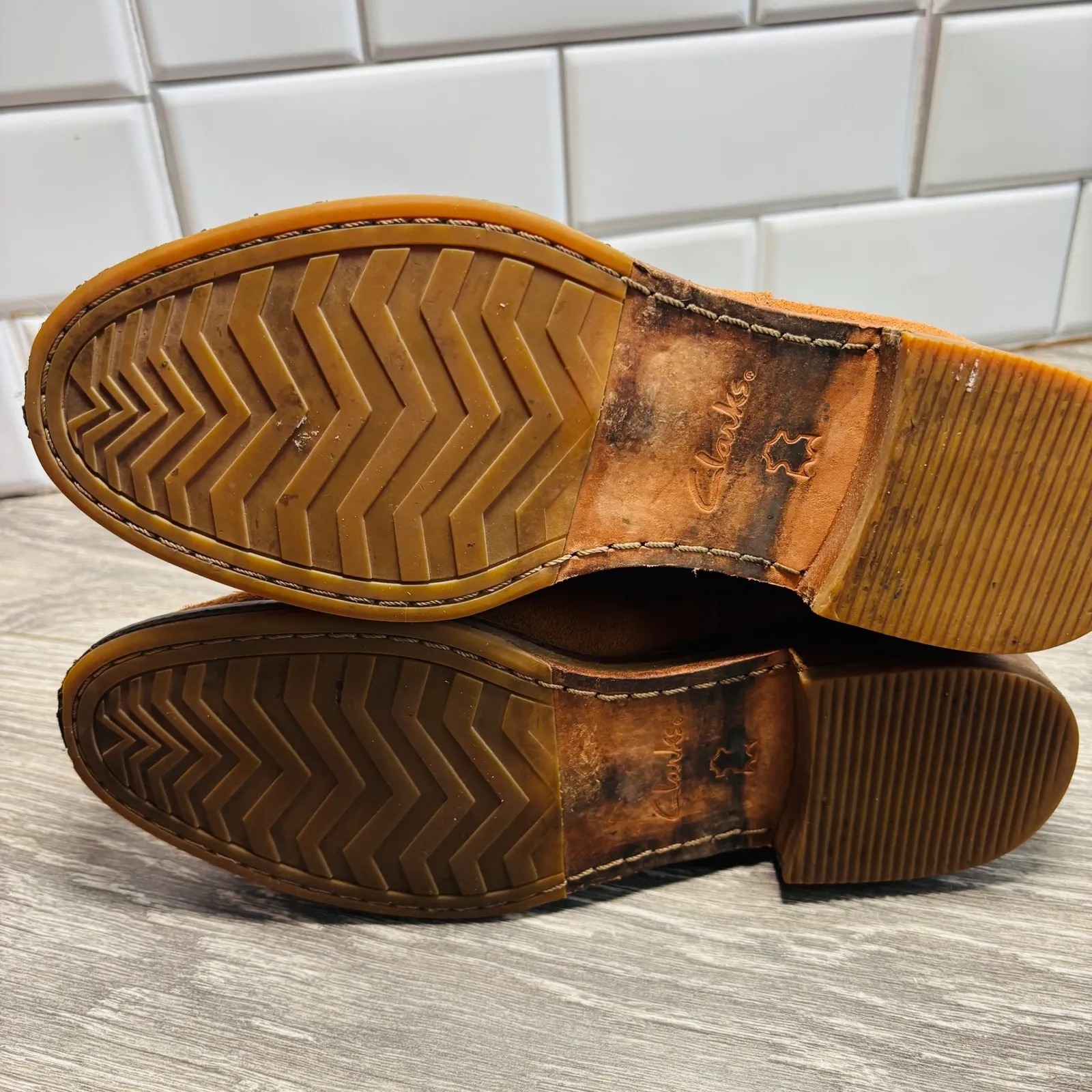 Clarks Clarksdale Arlo Dark Tan Suede Boots for Women Brown Ankle Booties 7M - Image 10