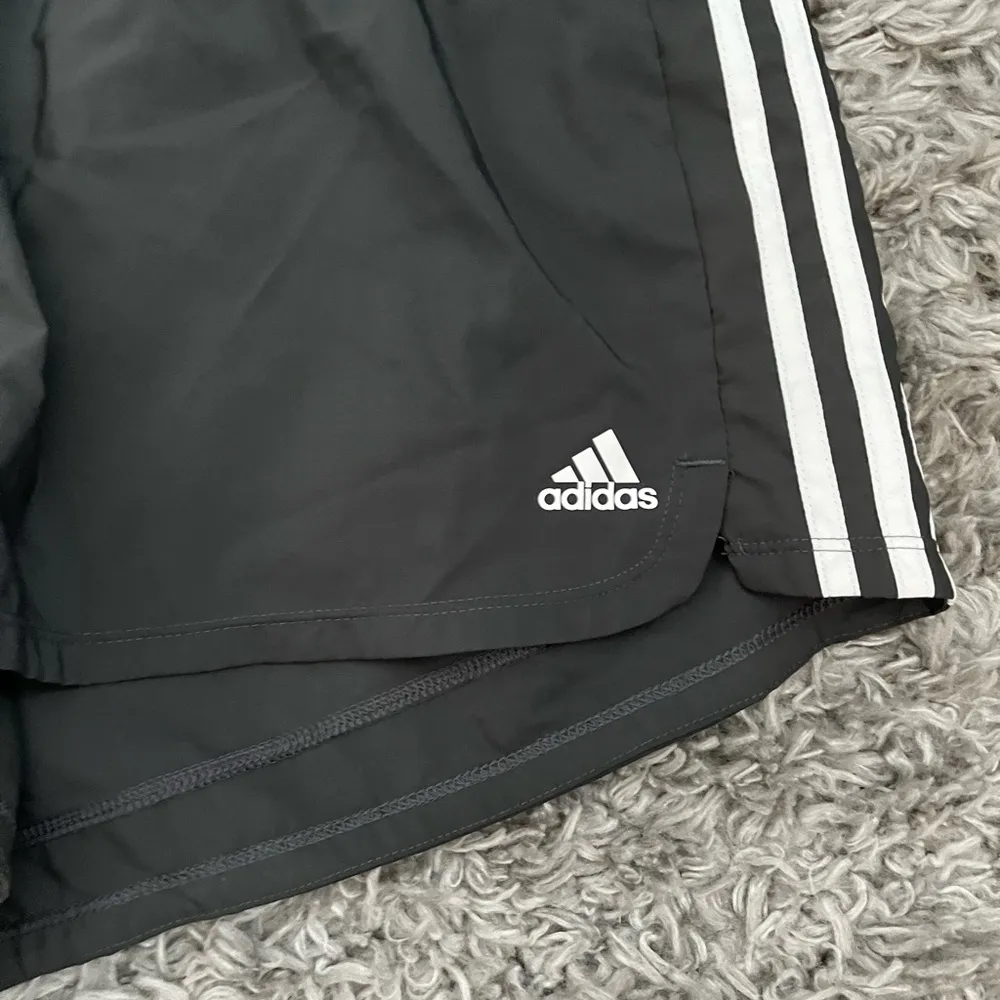 Adidas aerodry grey high rise athletic gym shorts size 2xl - Image 2