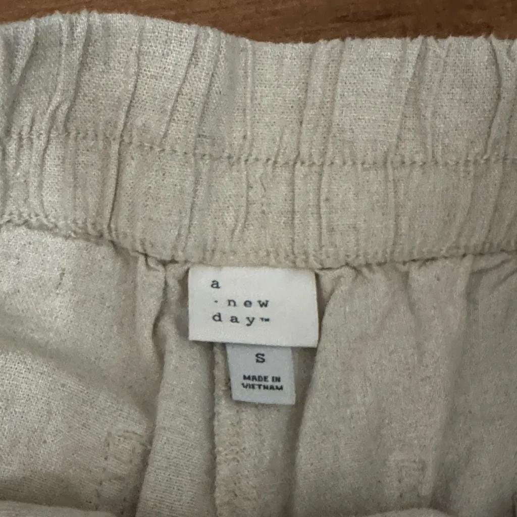 Universal Threads NWOT Women’s Linen Blend Pants - Image 3