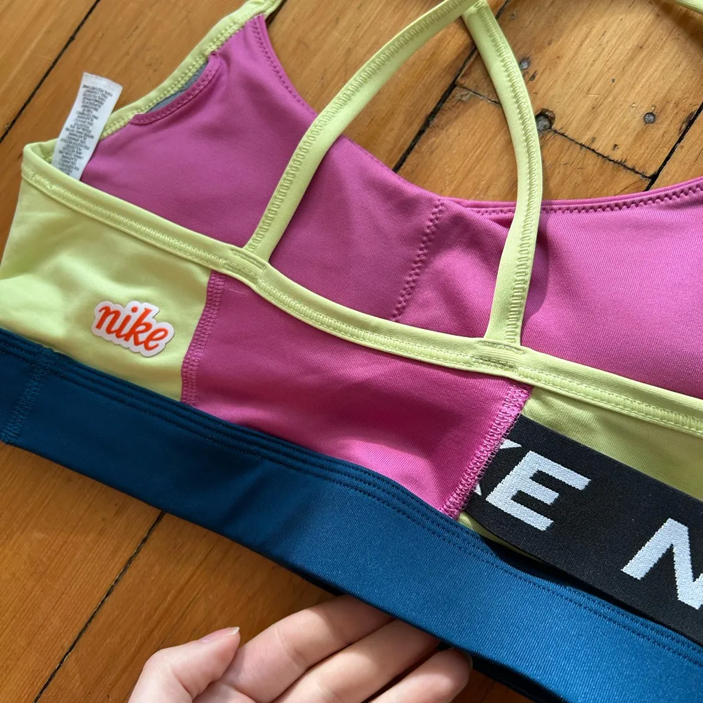 Nike Women's Pink Swoosh Icon Clash Light Support Sports Bra Size Medium - Image 5