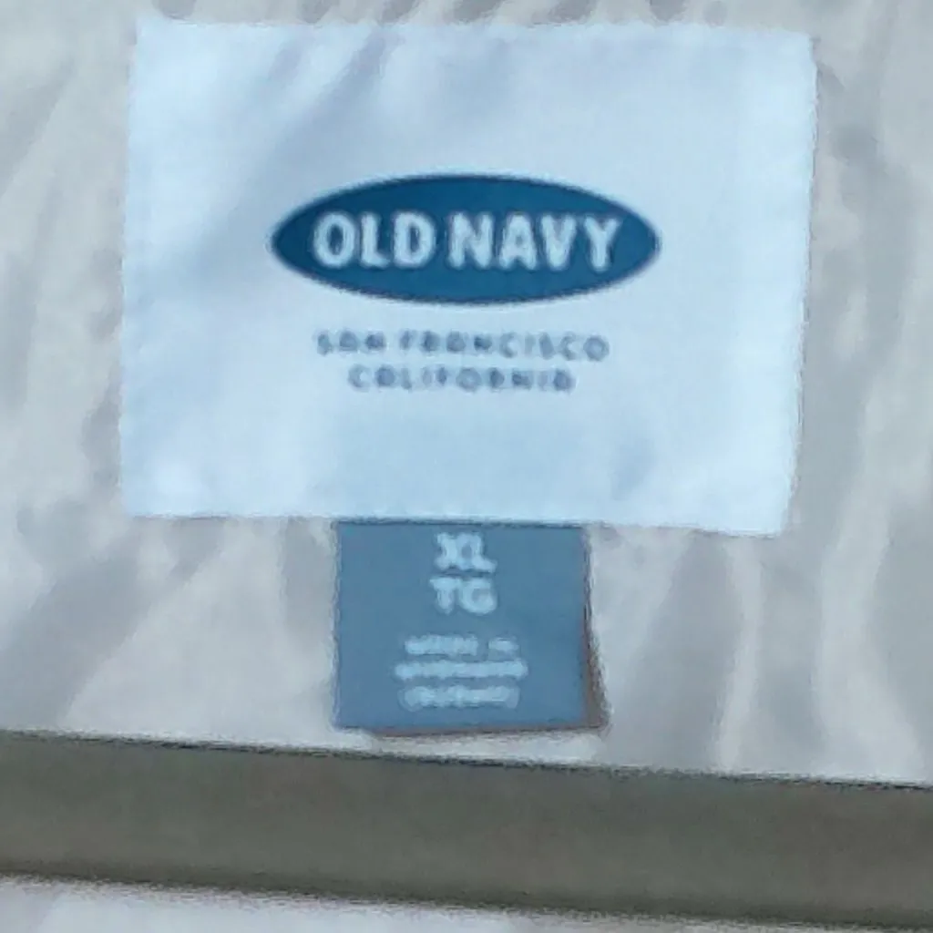 Old Navy Lightweight Winter White Quilted Vest - Image 5