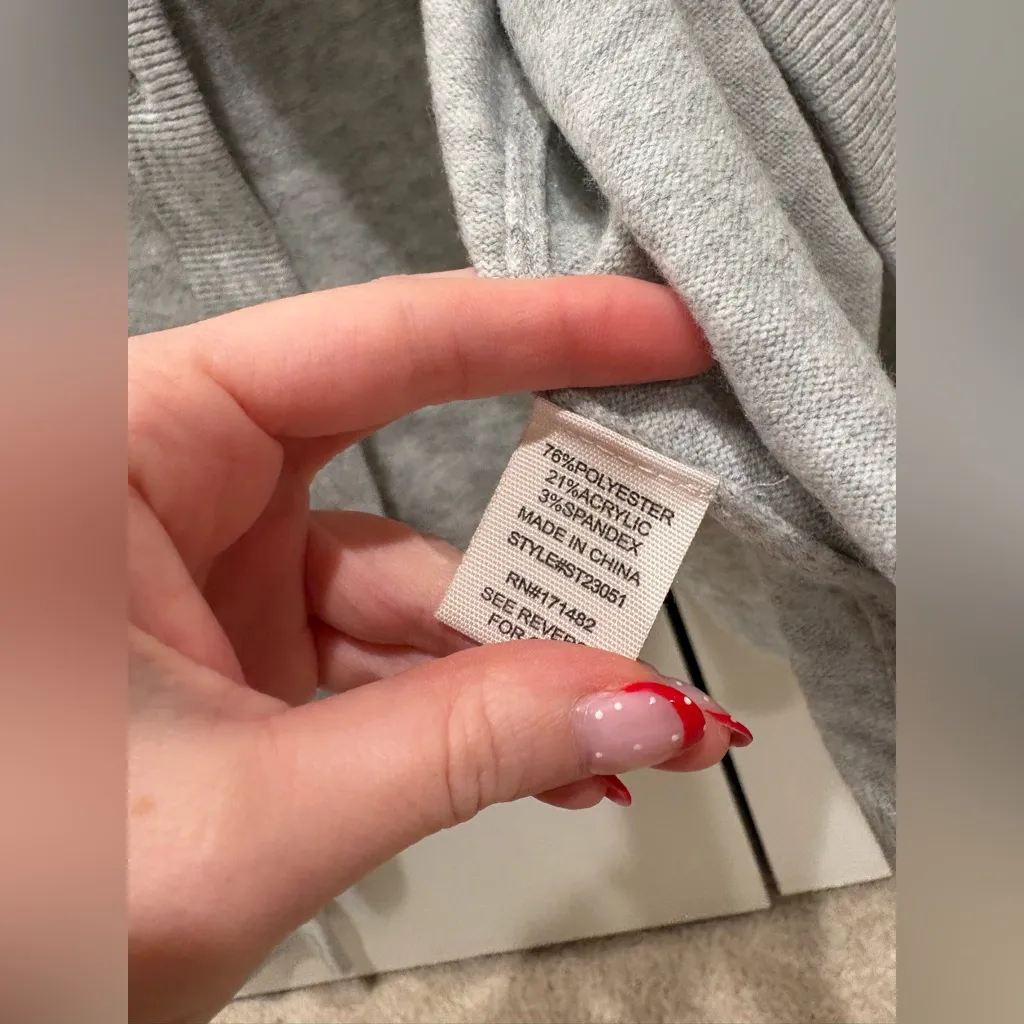 Jessica Simpson Gray Cropped Button-Front Cardigan Sweater - Image 3