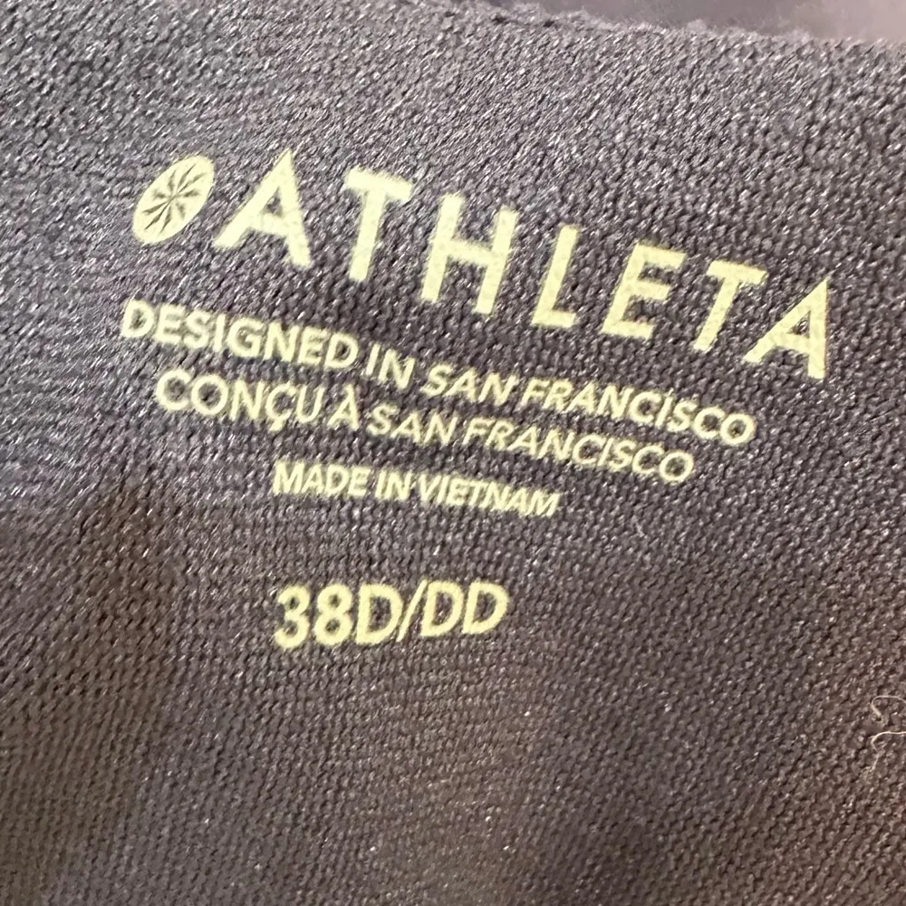 Athleta Navy Blue Women's Swim/Workout Top Size 38D/DD - Image 9