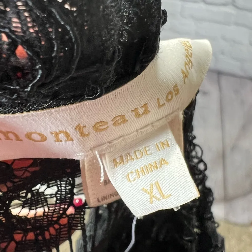 NWT Monteau Los Angeles black lace overlay top size xl - Image 12
