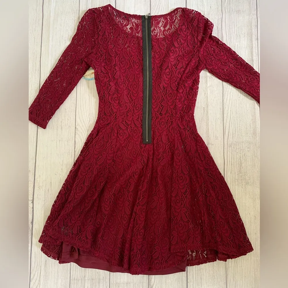 NWT  Juniors' Burgundy Lace Illusion A-Line Dress in Size XXS - Image 5