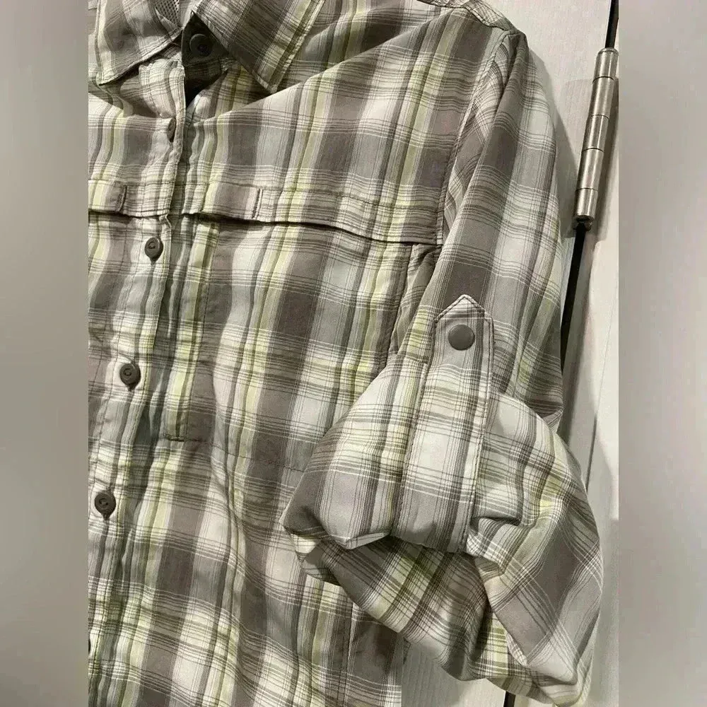 L.L. Bean Women’s Vented Convertible Sleeve Button Down Trail Hiking Shirt Sz Sm Gray - Image 2