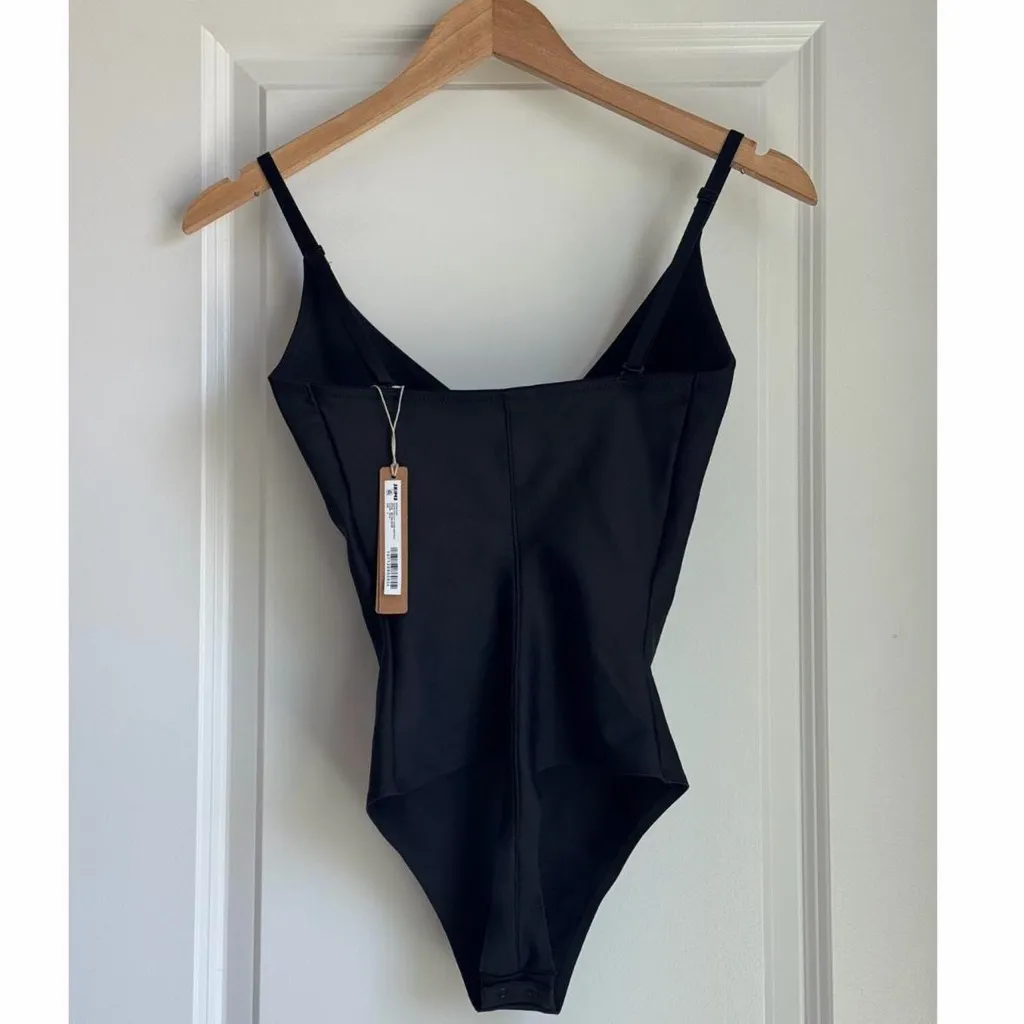 NWT Skims Body Super Push Up Thong Bodysuit SMALL - Image 2