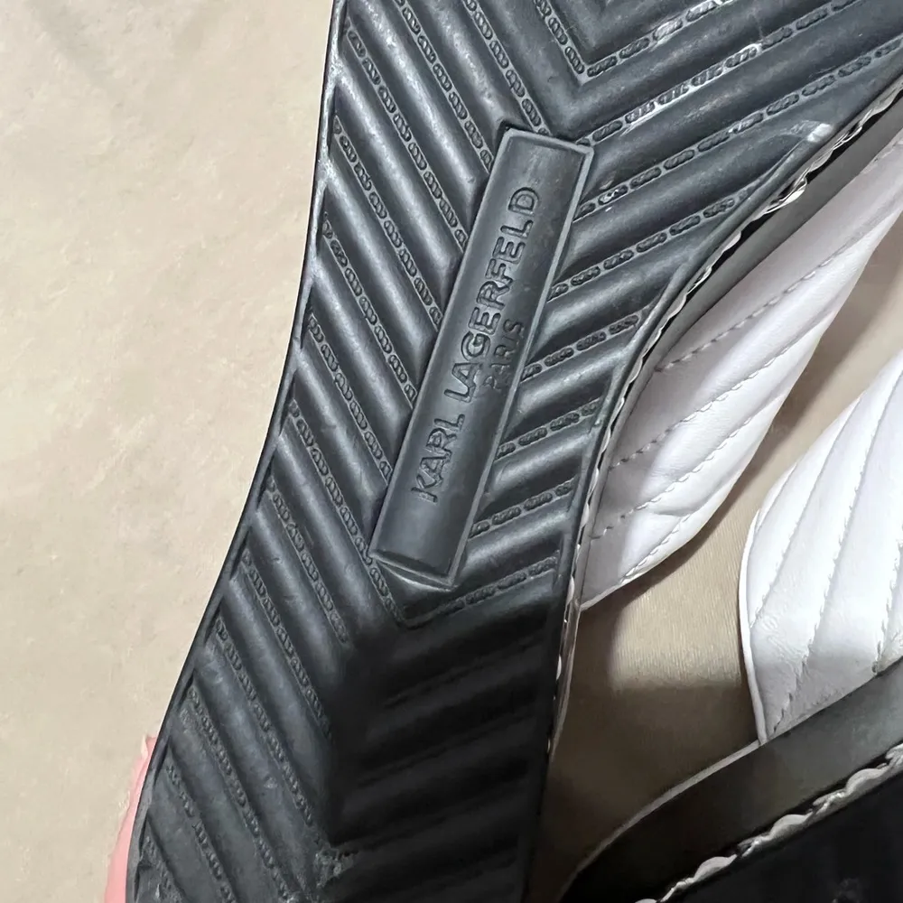 Karl Lagerfeld  Leni White Slide Sandal - Image 11