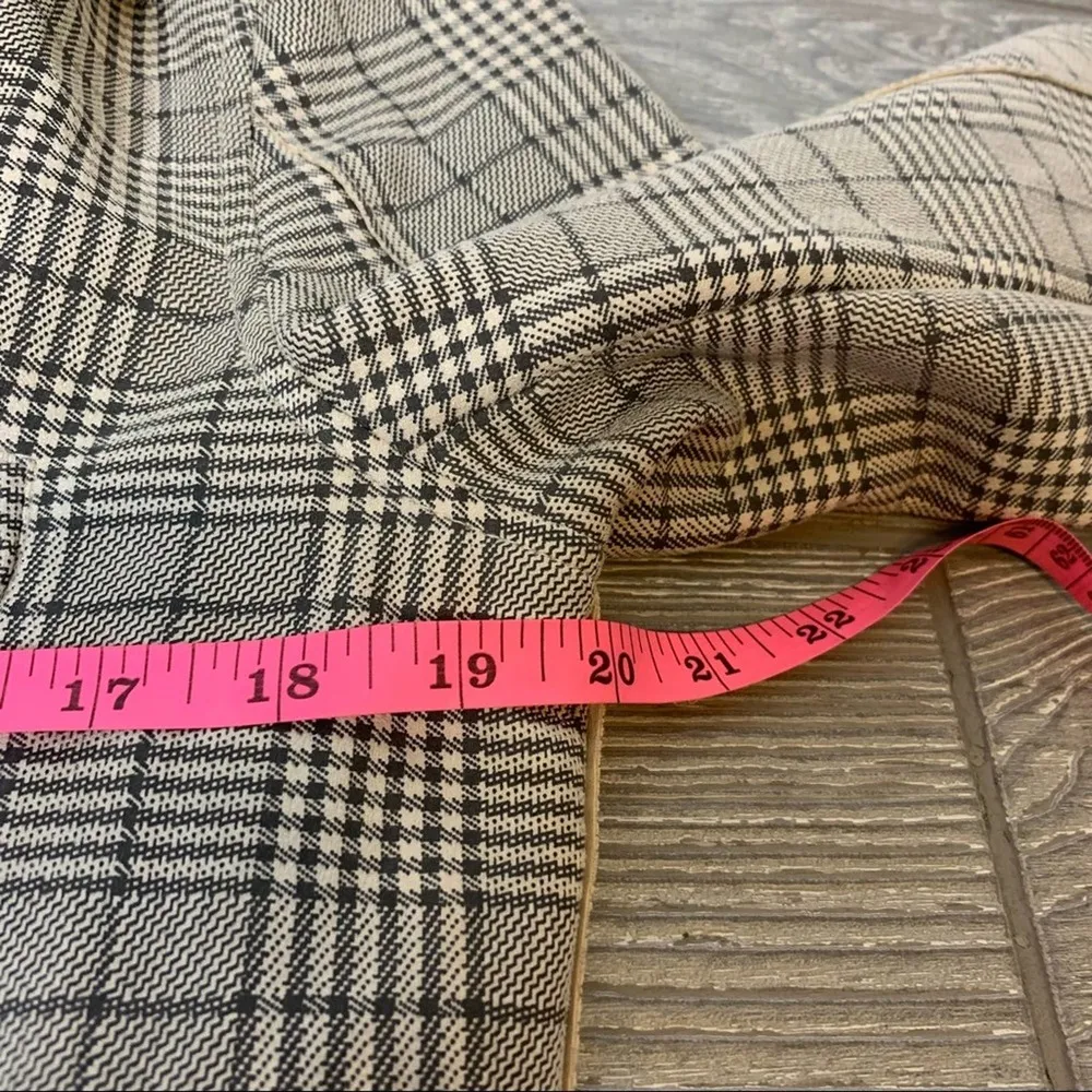 Blank NYC plaid moto style cropped jacket sz M - Image 7