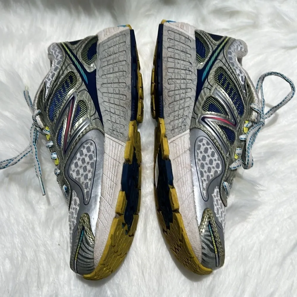 Ladies New Balance 860 V4 Size 8.  B71 - Image 5