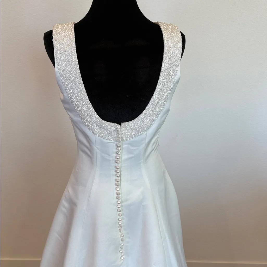Alfred Angelo Ivory Sleeveless Wedding Dress - Image 15