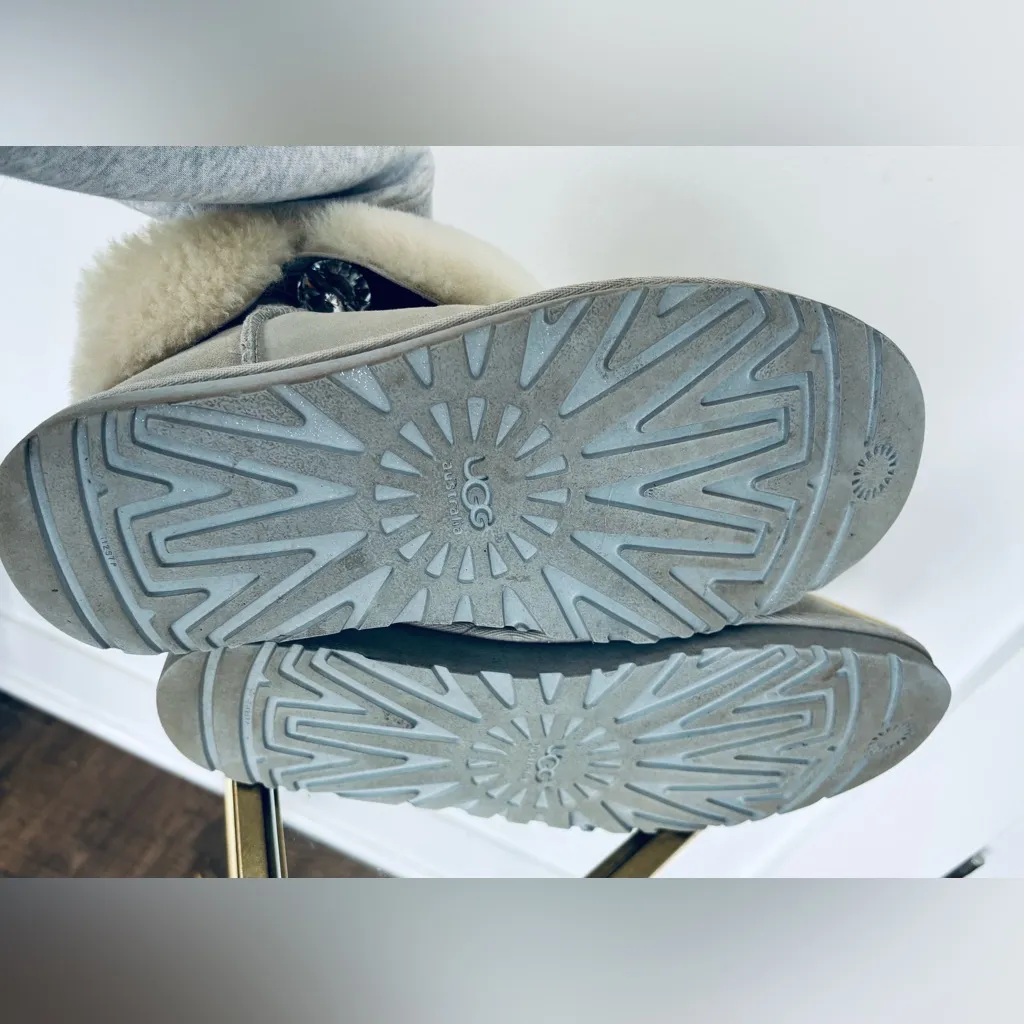 Ugg Bailey Swarovski Button I Do Boot size 8 - Image 9