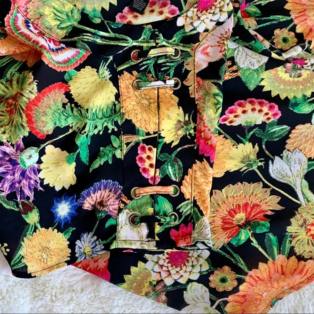 Investments Top Blouse Vivid Floral Tie Detailing Short Sleeve Scoop Neck Large - Image 7