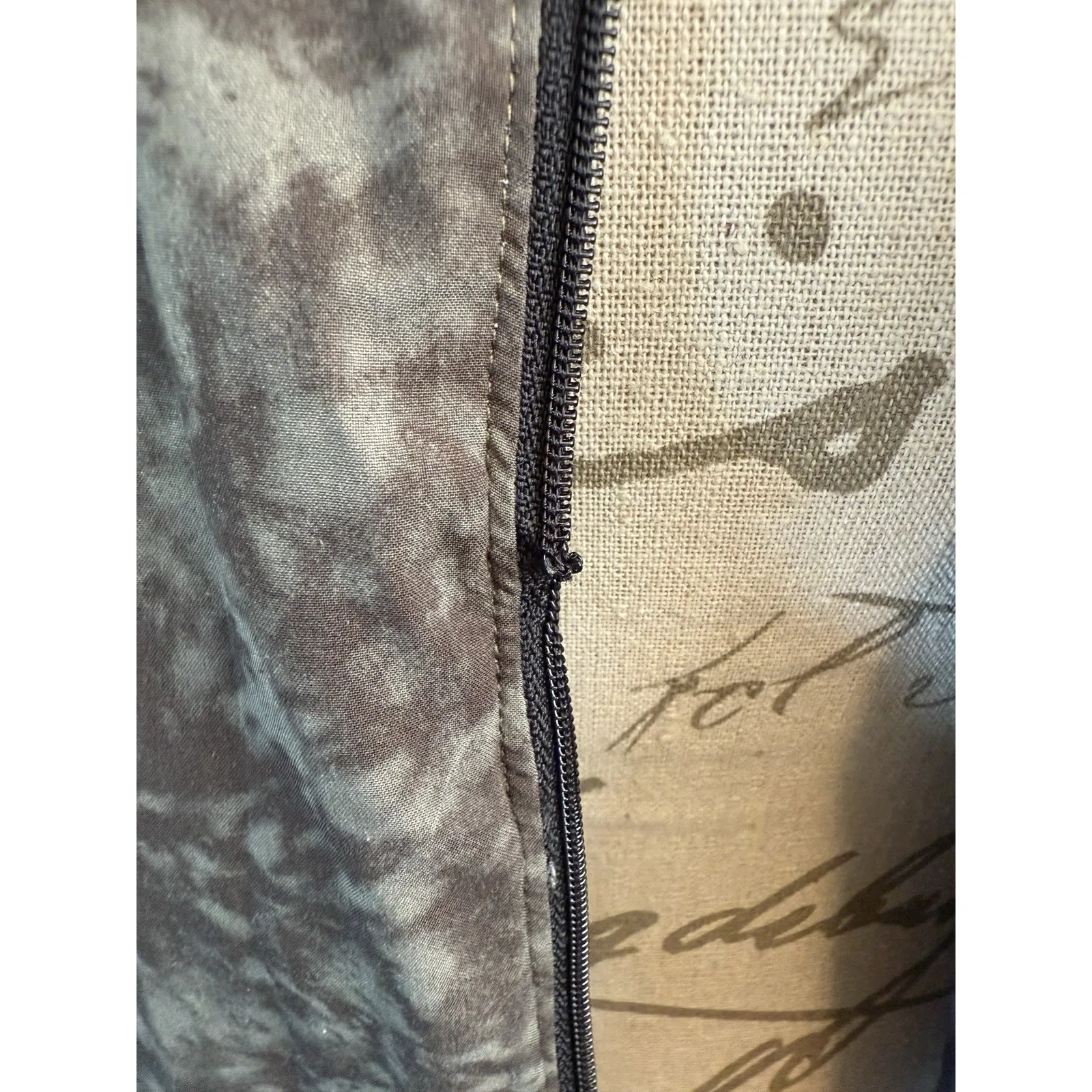 Lululemon Bombs Away Jacket Women's Size 8 Black Camo Reversible Water Repellant - Image 7