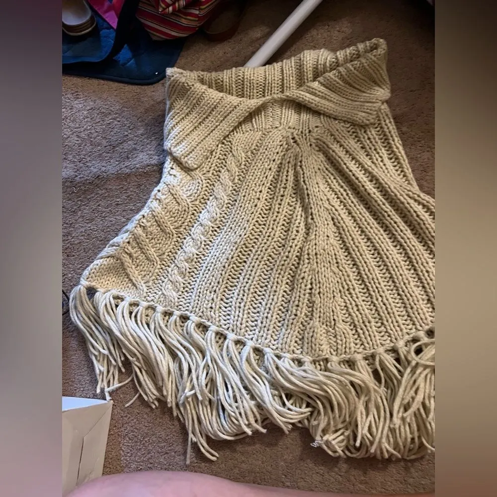 White House black market shawl small - Image 3