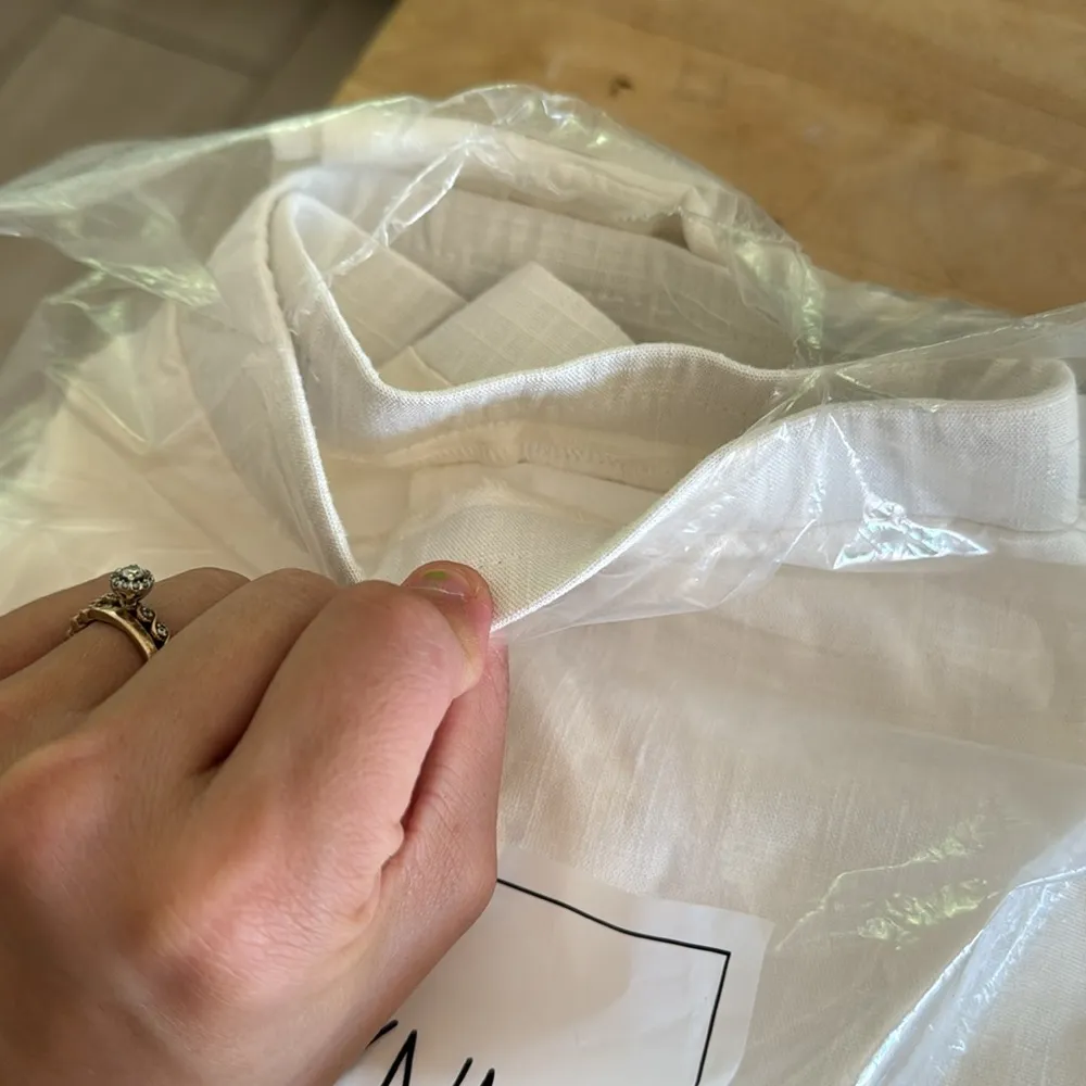 Wynne Collection White Linen Blend Crop Semi Sheer Pull On Breezy Pants Medium - Image 3