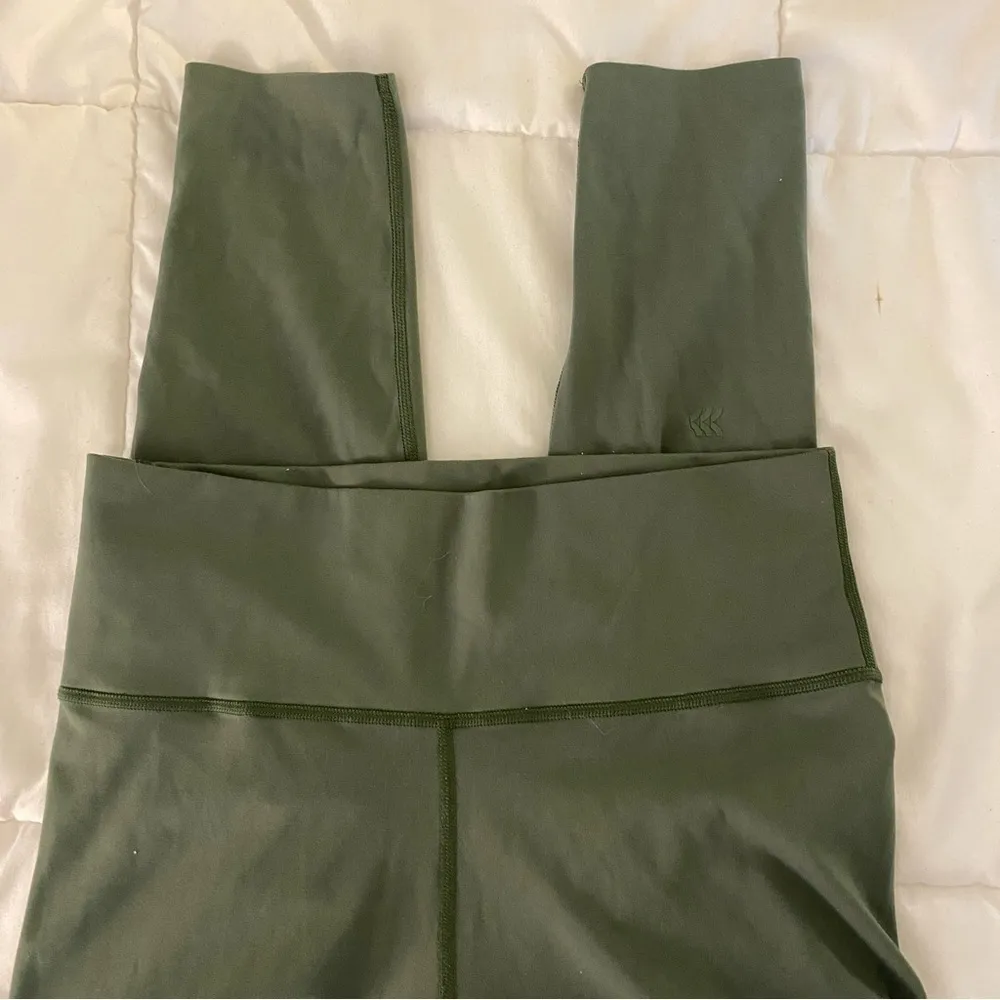 All in Motion Green Leggings - Image 2