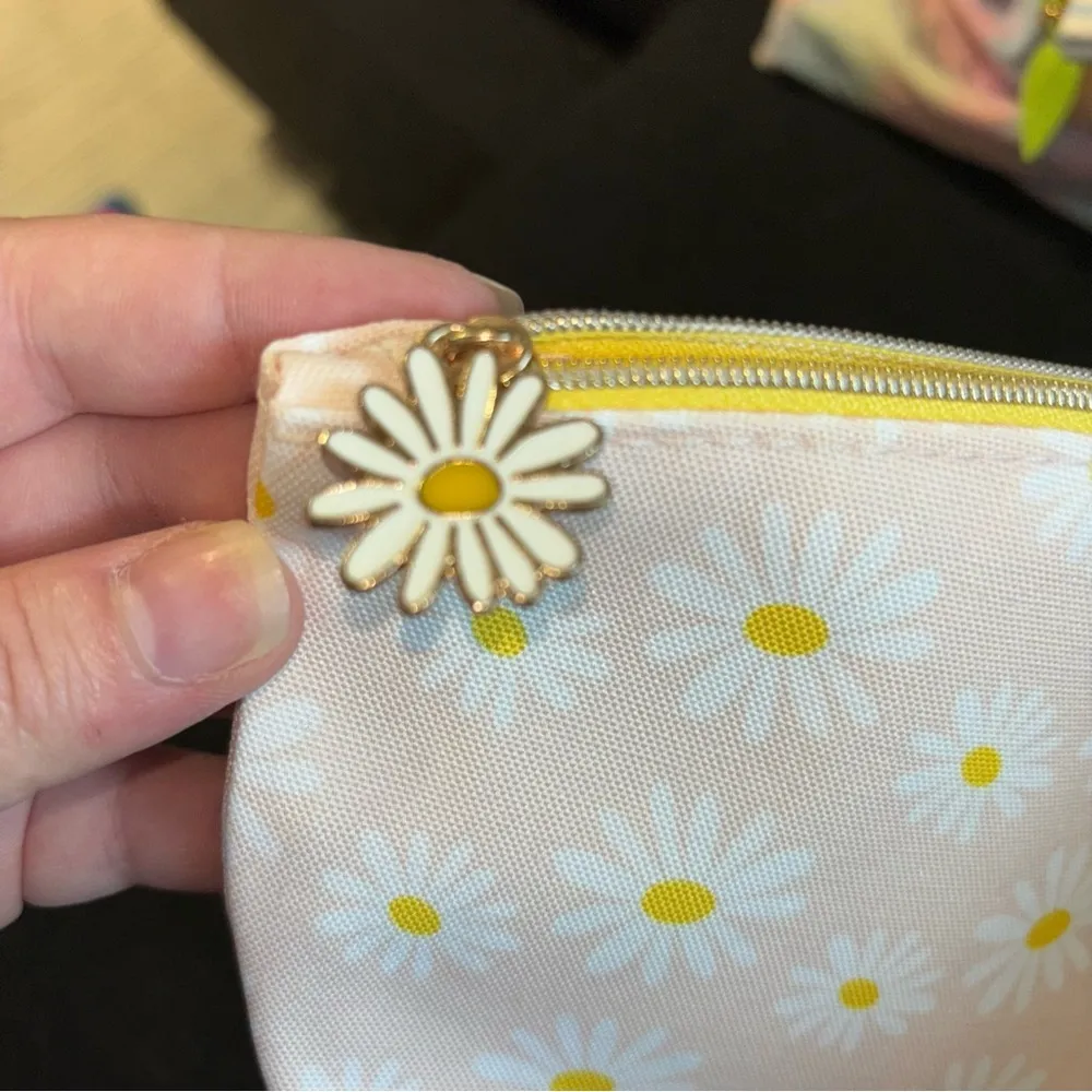 Daisy Ipsy bag BOGO - Image 3