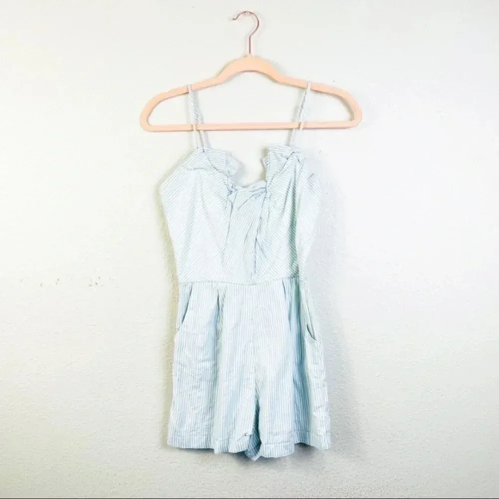 THREADS 4‎ THOUGHT Light Blue Pinstripe Romper Size Small - Image 3
