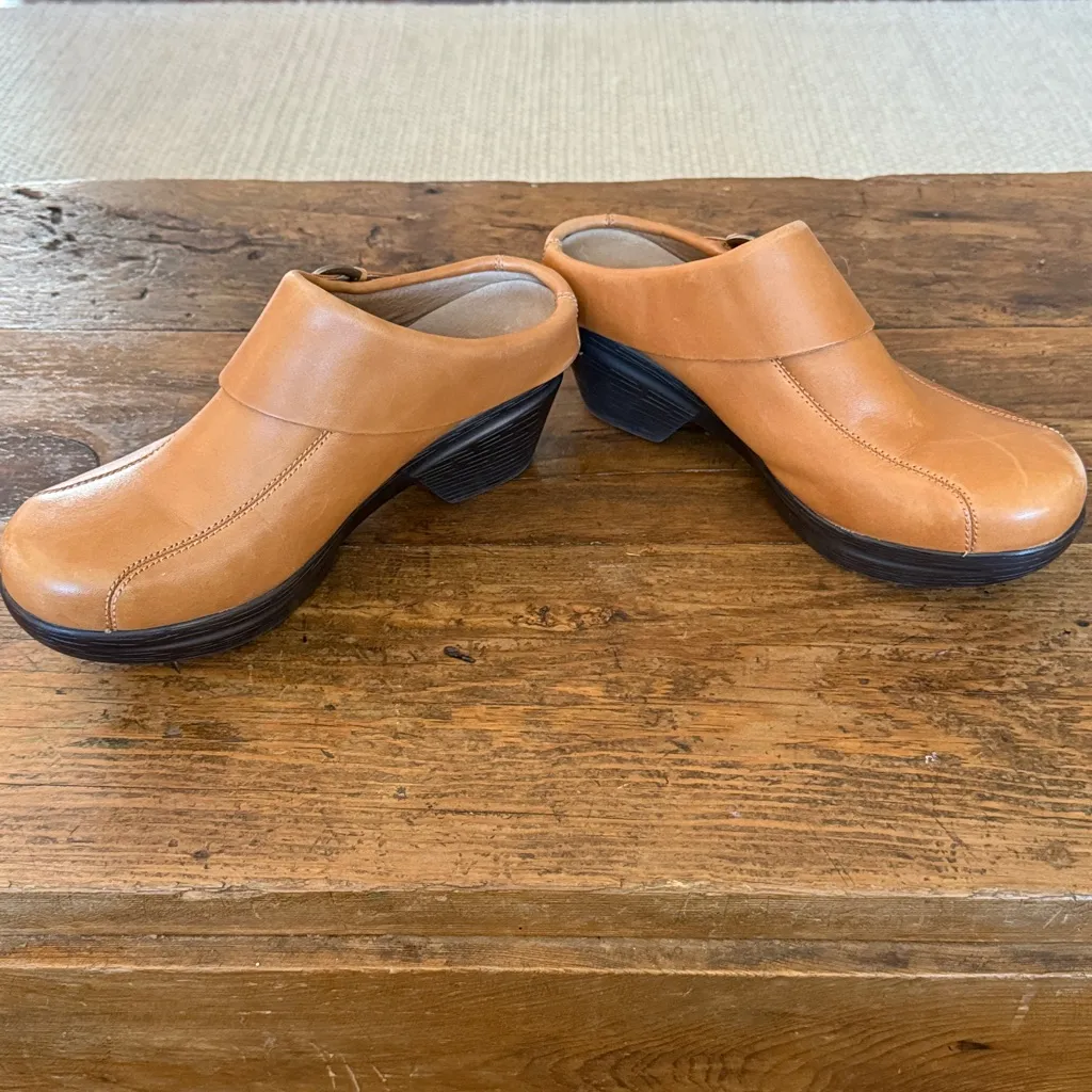 Sanita Brown Leather Professional Buckle Clogs Size 42 - Image 5