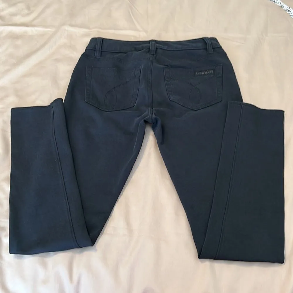 Calvin Klein size 2 stretchy straight leg light grey jeans EUC - Image 7