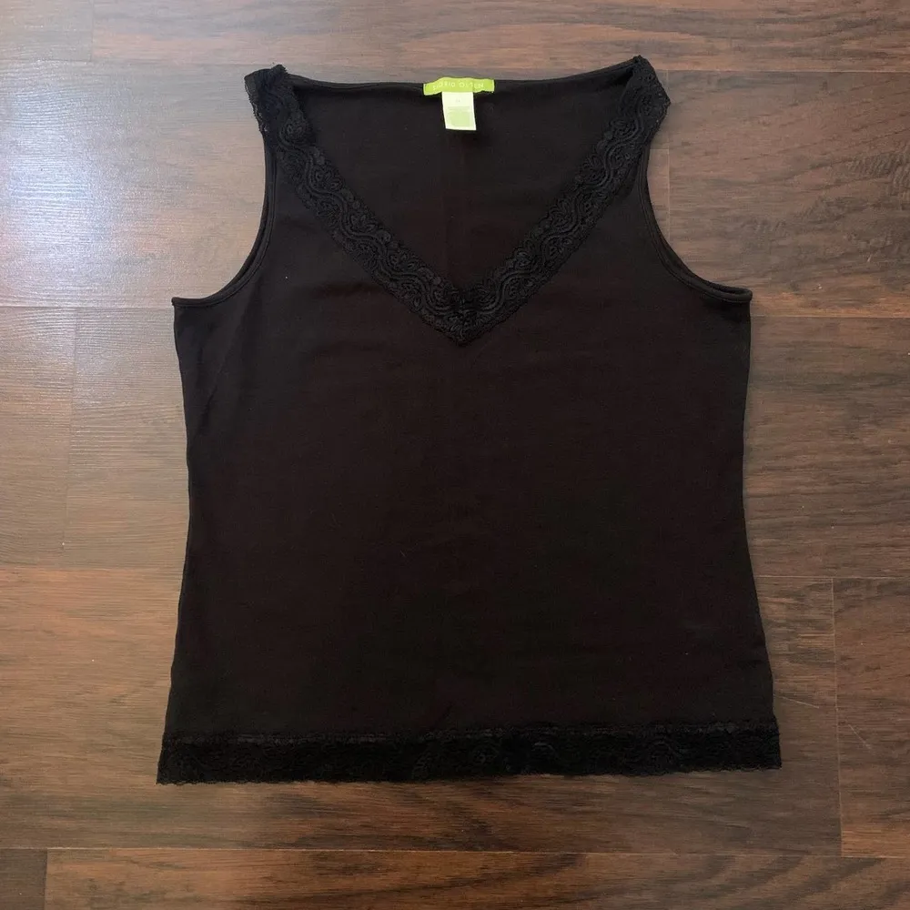 Sigrid Olsen black v-neck lace lined tank top size M - Image 5